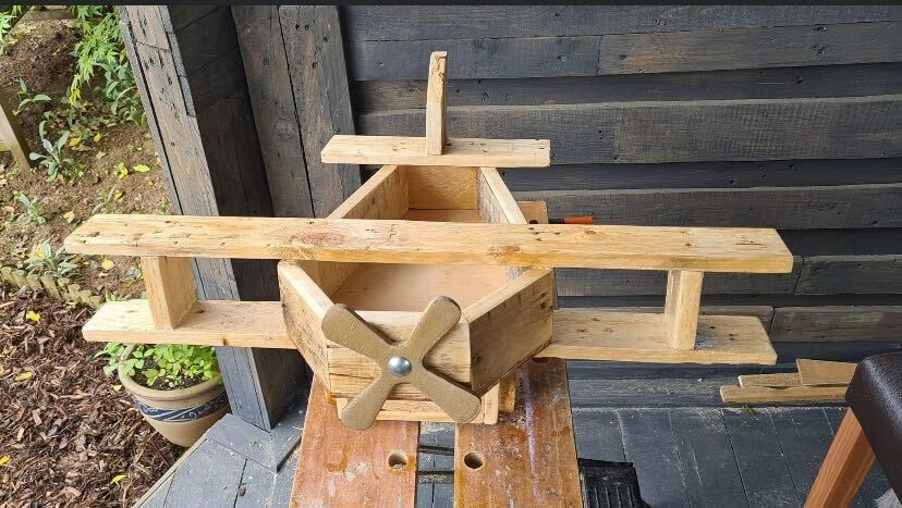 (image for) Aircraft Planter 1
