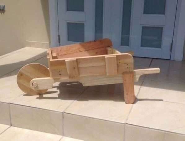 (image for) Barrow Planter 4